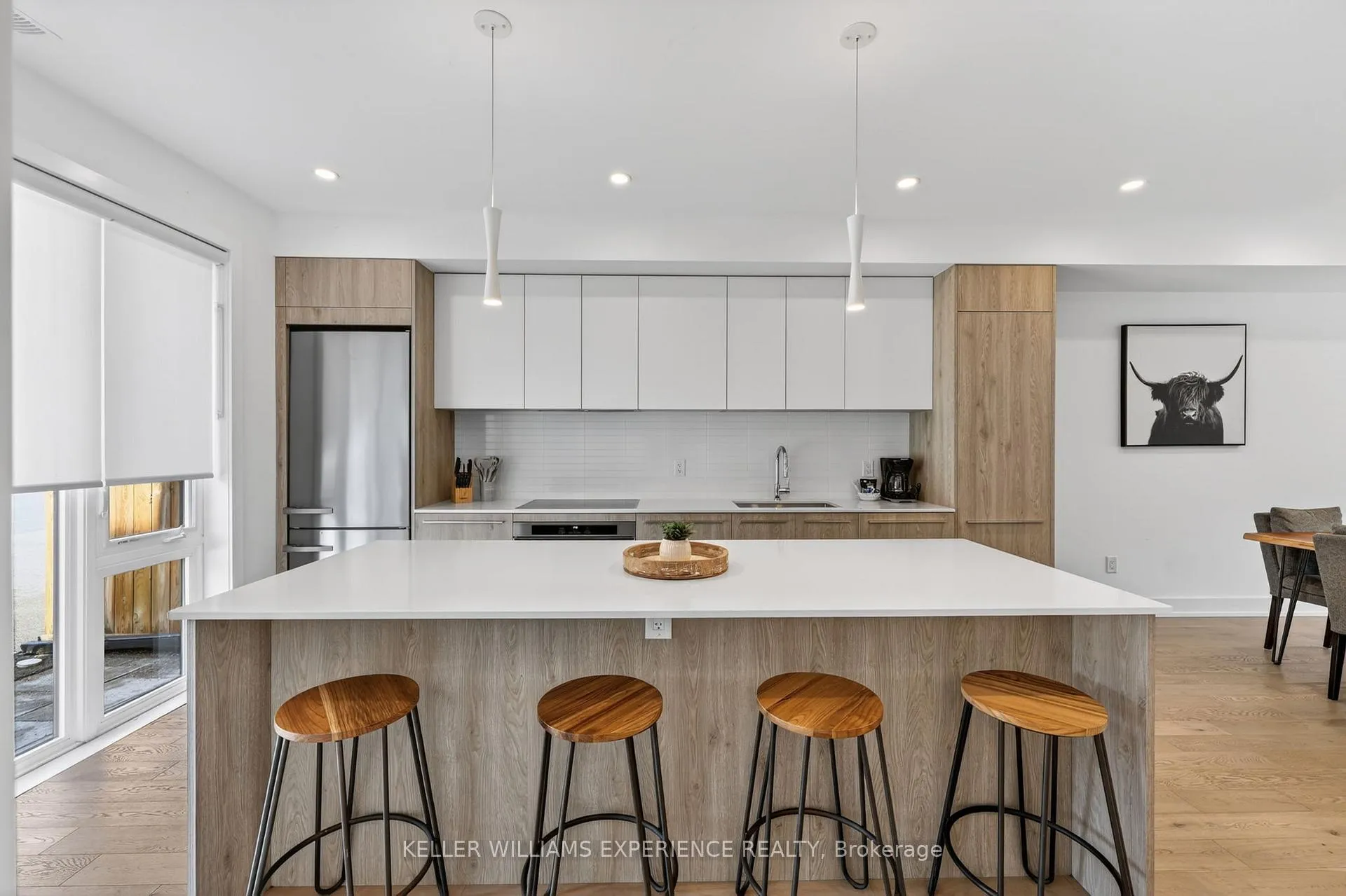 Photo 4 of 31 Rockmount Crescent, Gravenhurst, Muskoka (S) — HOMEH