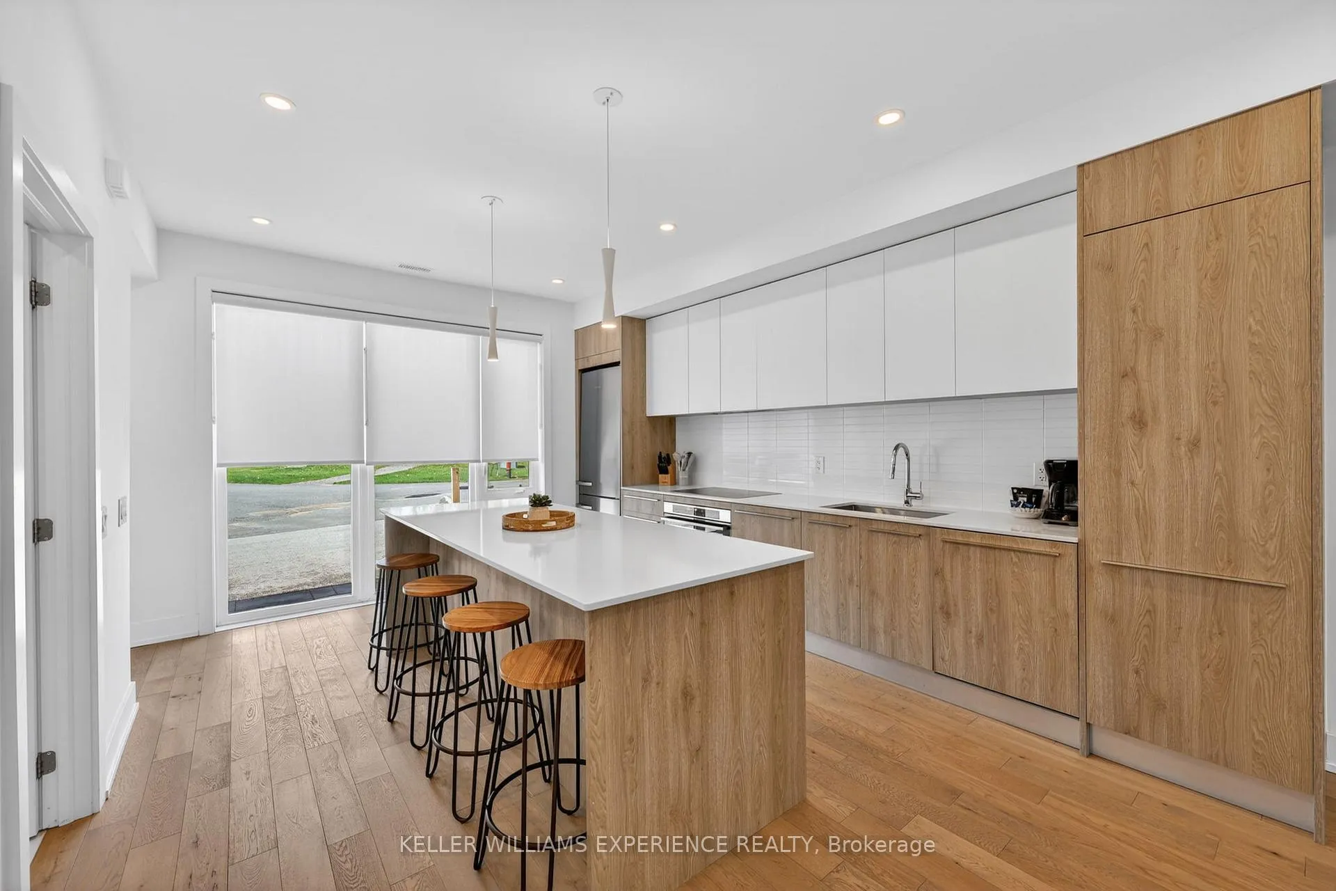 Photo 6 of 31 Rockmount Crescent, Gravenhurst, Muskoka (S) — HOMEH