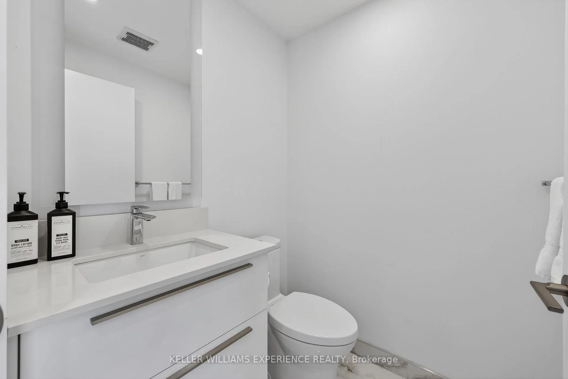 Photo 12 of 31 Rockmount Crescent, Gravenhurst, Muskoka (S) — HOMEH