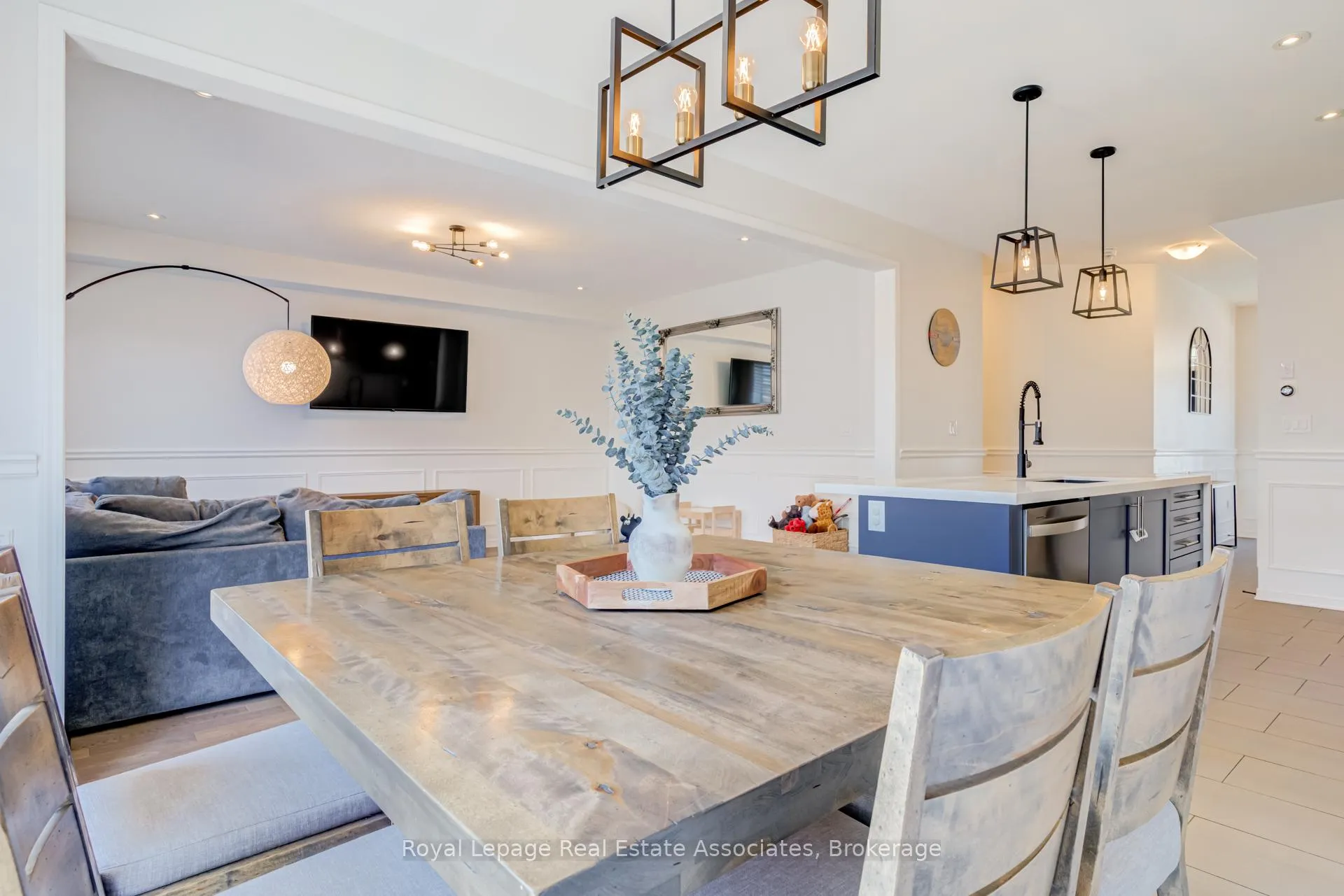 Photo 15 of 26 Patterson Drive, Haldimand — HOMEH