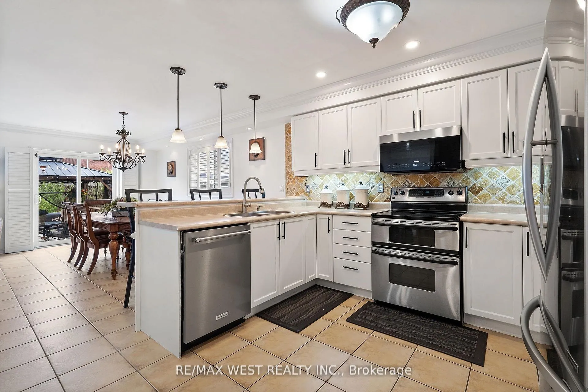 Photo 3 of 43 Humbershed Crescent, Caledon, Bolton West — HOMEH