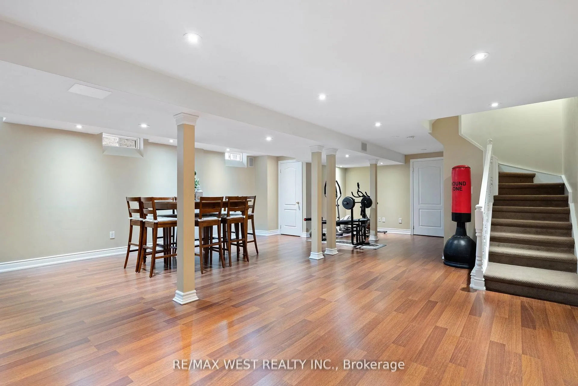 Photo 8 of 43 Humbershed Crescent, Caledon, Bolton West — HOMEH