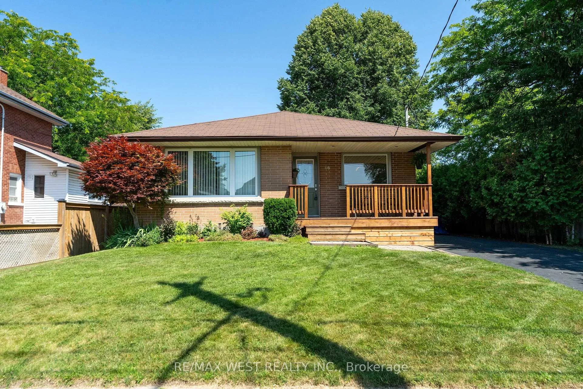 Front of 46 Orchard View Boulevard