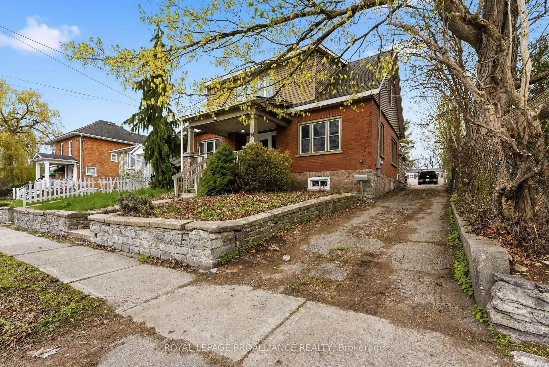Photo 3 of 14 Isabel Street, Belleville, Belleville Ward — HOMEH
