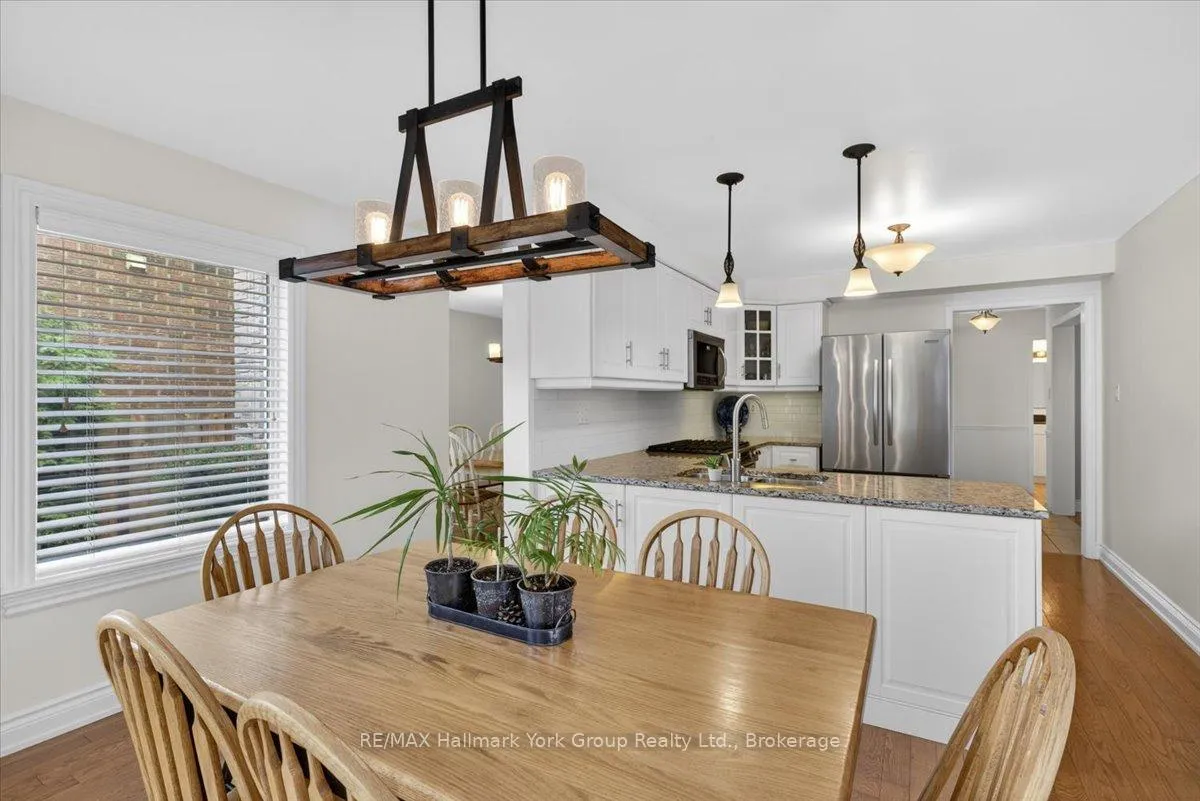 Photo 11 of 50 Mcleod Drive, Aurora, Aurora Heights — HOMEH