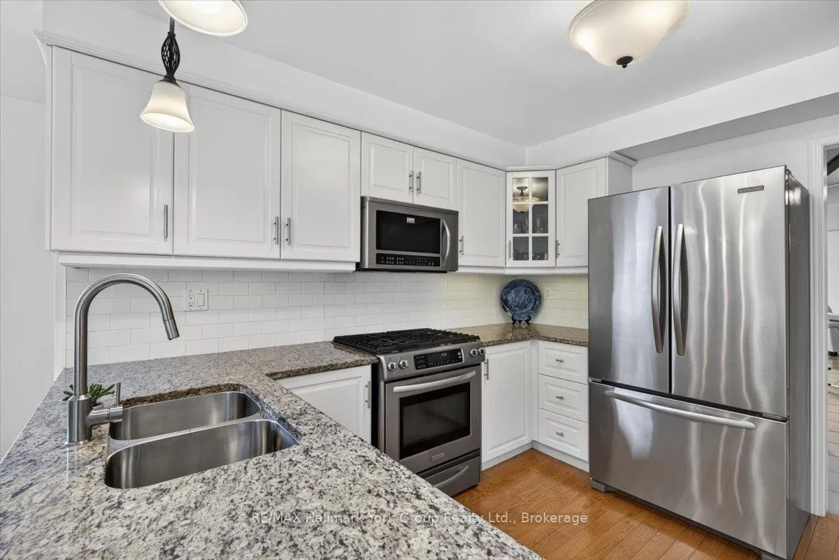 Photo 13 of 50 Mcleod Drive, Aurora, Aurora Heights — HOMEH