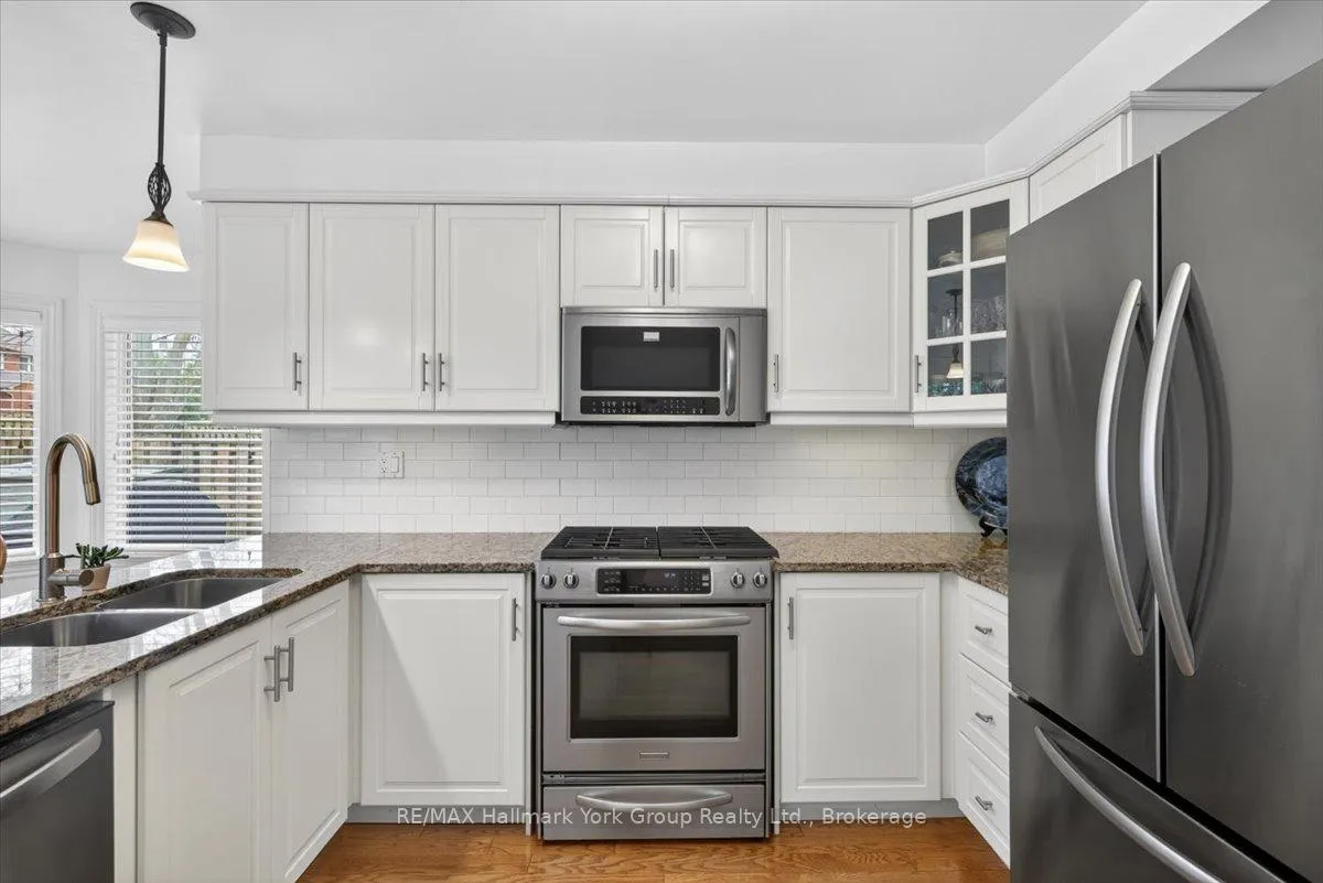 Photo 14 of 50 Mcleod Drive, Aurora, Aurora Heights — HOMEH