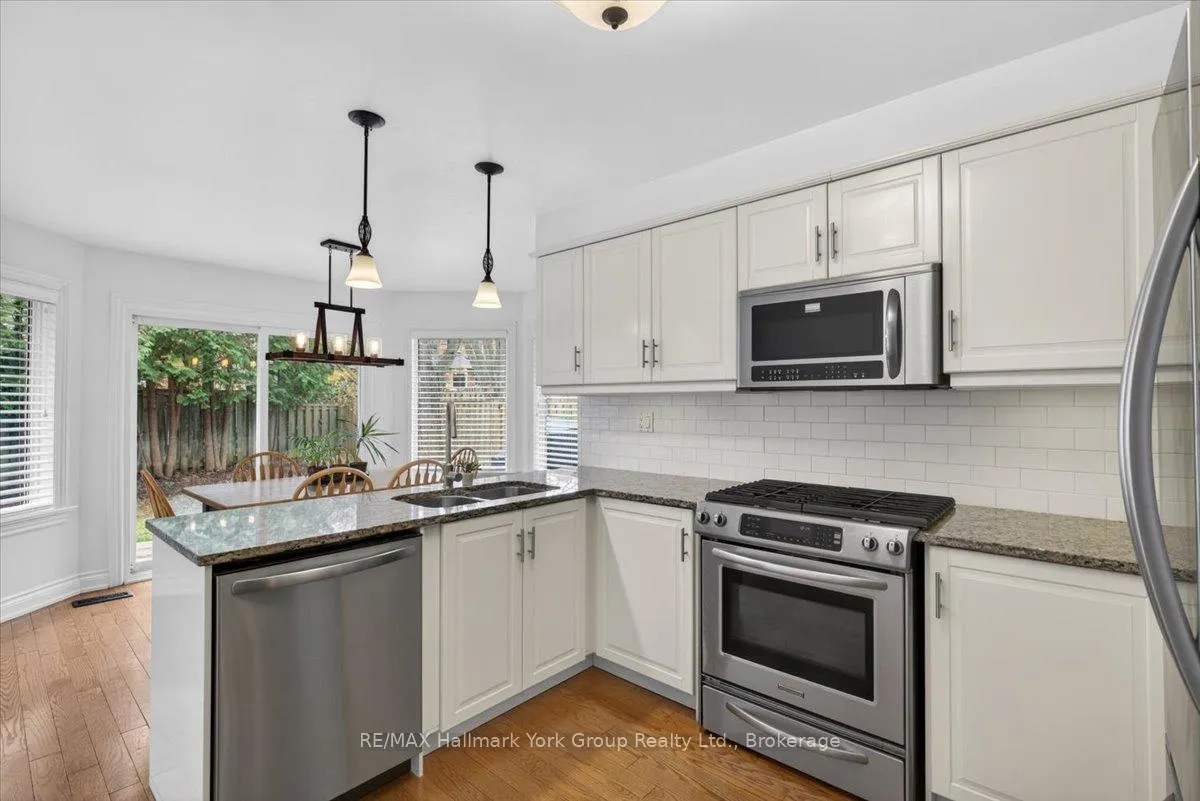 Photo 15 of 50 Mcleod Drive, Aurora, Aurora Heights — HOMEH