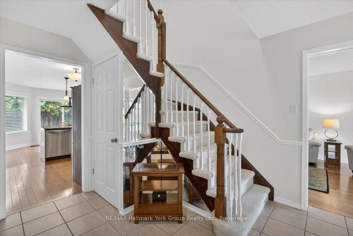 Photo 19 of 50 Mcleod Drive, Aurora, Aurora Heights — HOMEH