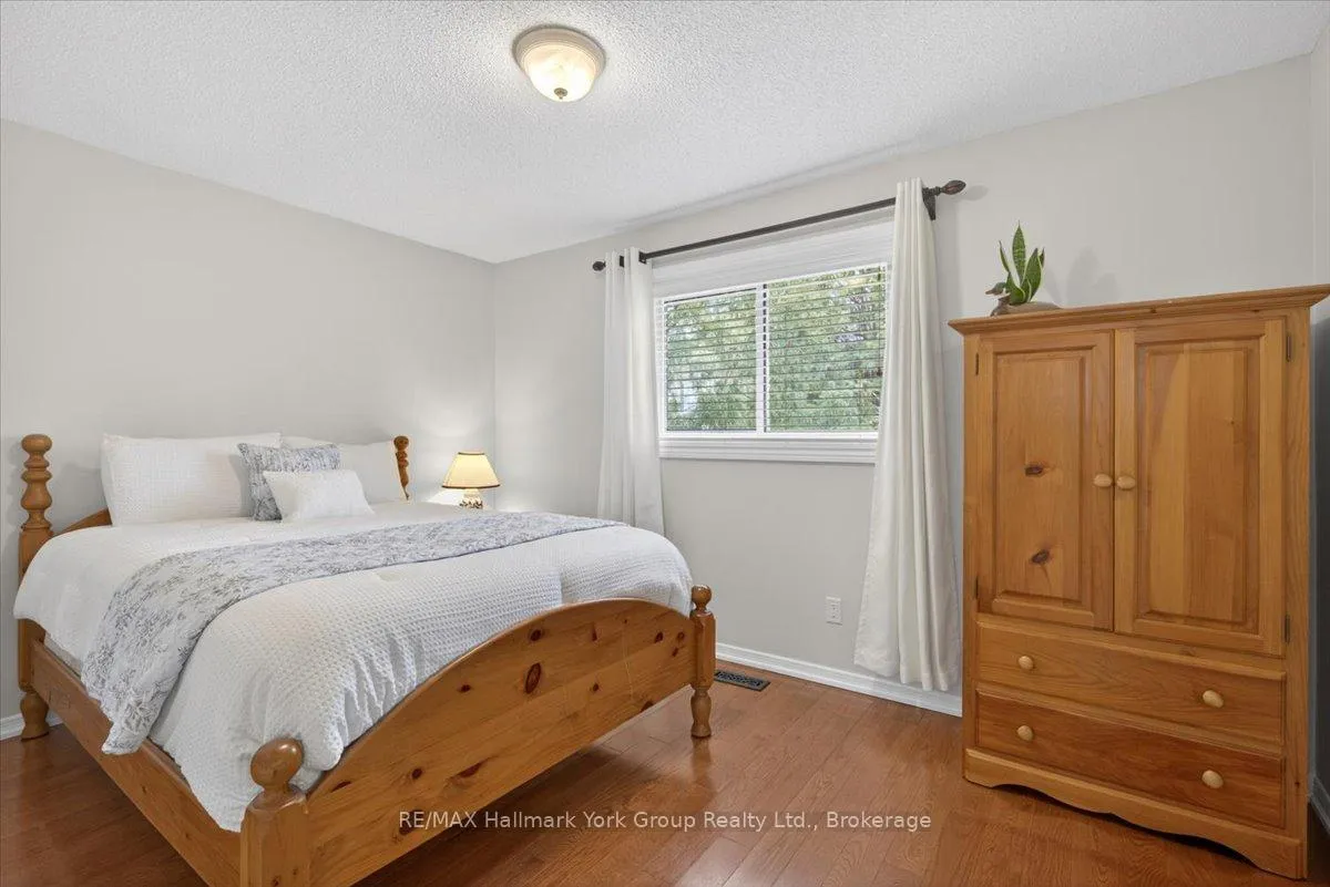 Photo 20 of 50 Mcleod Drive, Aurora, Aurora Heights — HOMEH