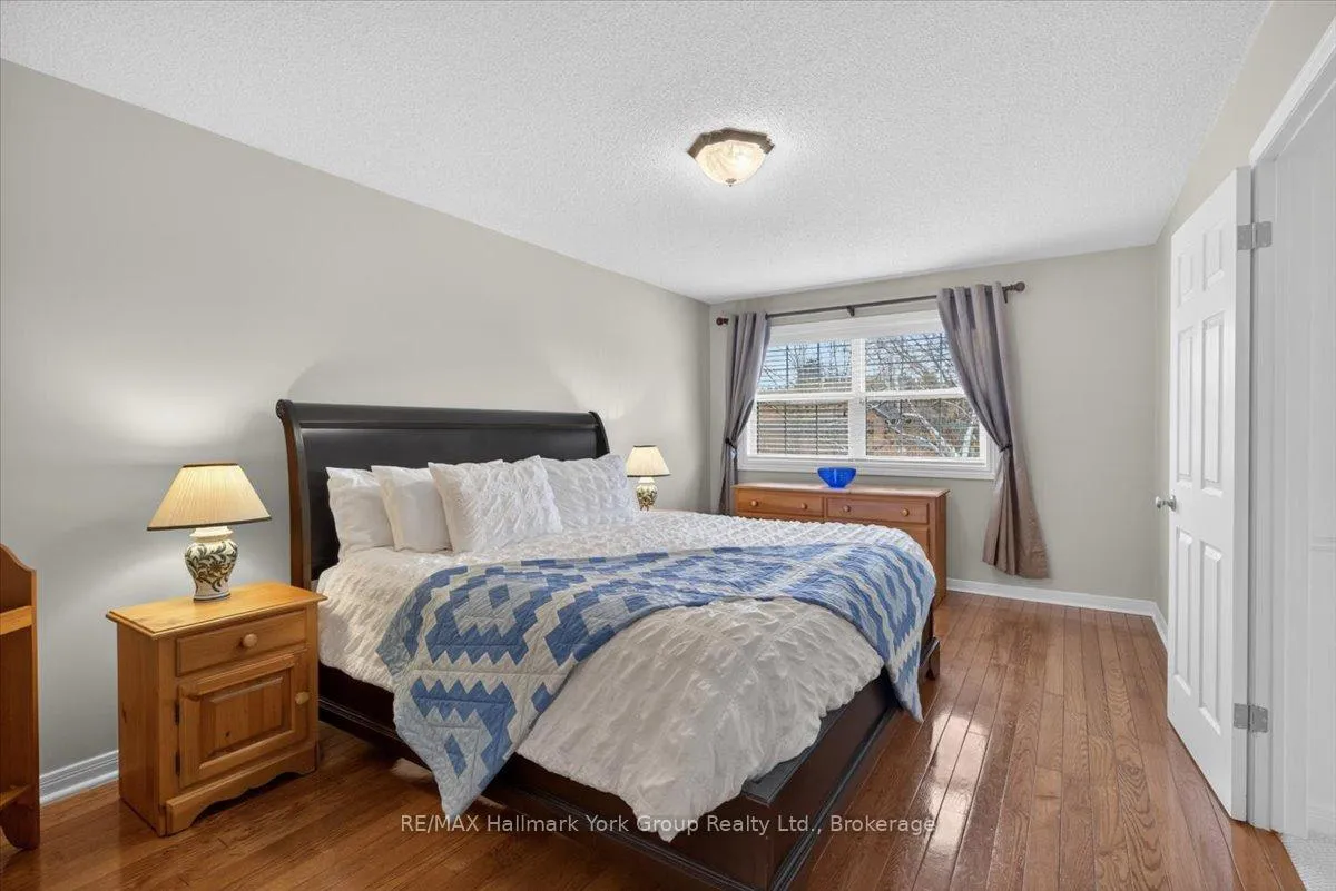 Photo 24 of 50 Mcleod Drive, Aurora, Aurora Heights — HOMEH