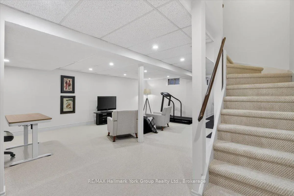 Photo 29 of 50 Mcleod Drive, Aurora, Aurora Heights — HOMEH