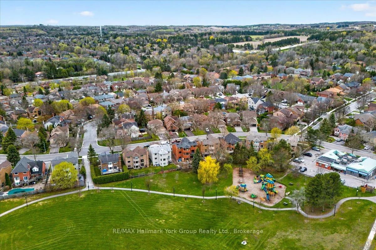 Photo 42 of 50 Mcleod Drive, Aurora, Aurora Heights — HOMEH