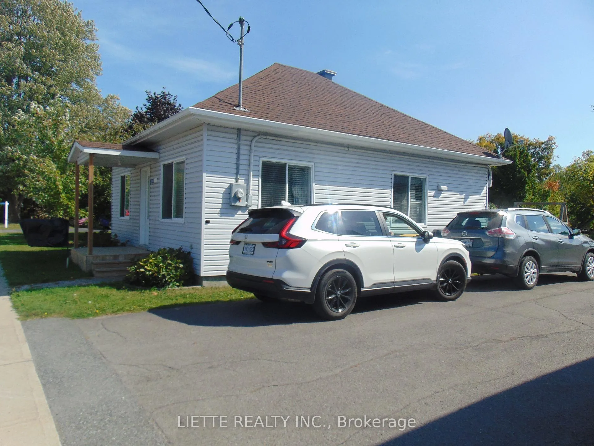 Photo 3 of 21968 Main Street, North Glengarry, North Glengarry (Lochiel) Twp — HOMEH