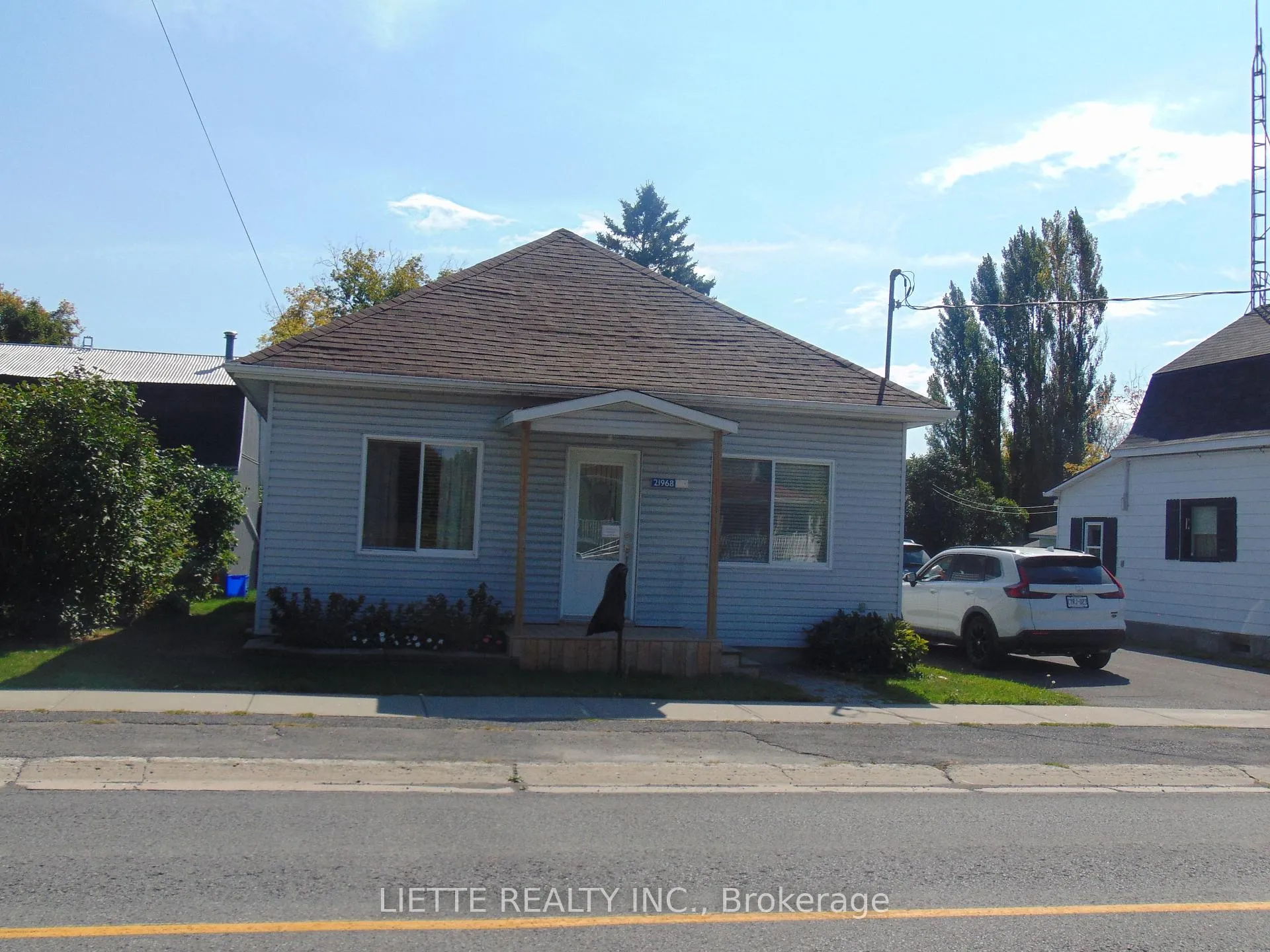 Photo 5 of 21968 Main Street, North Glengarry, North Glengarry (Lochiel) Twp — HOMEH