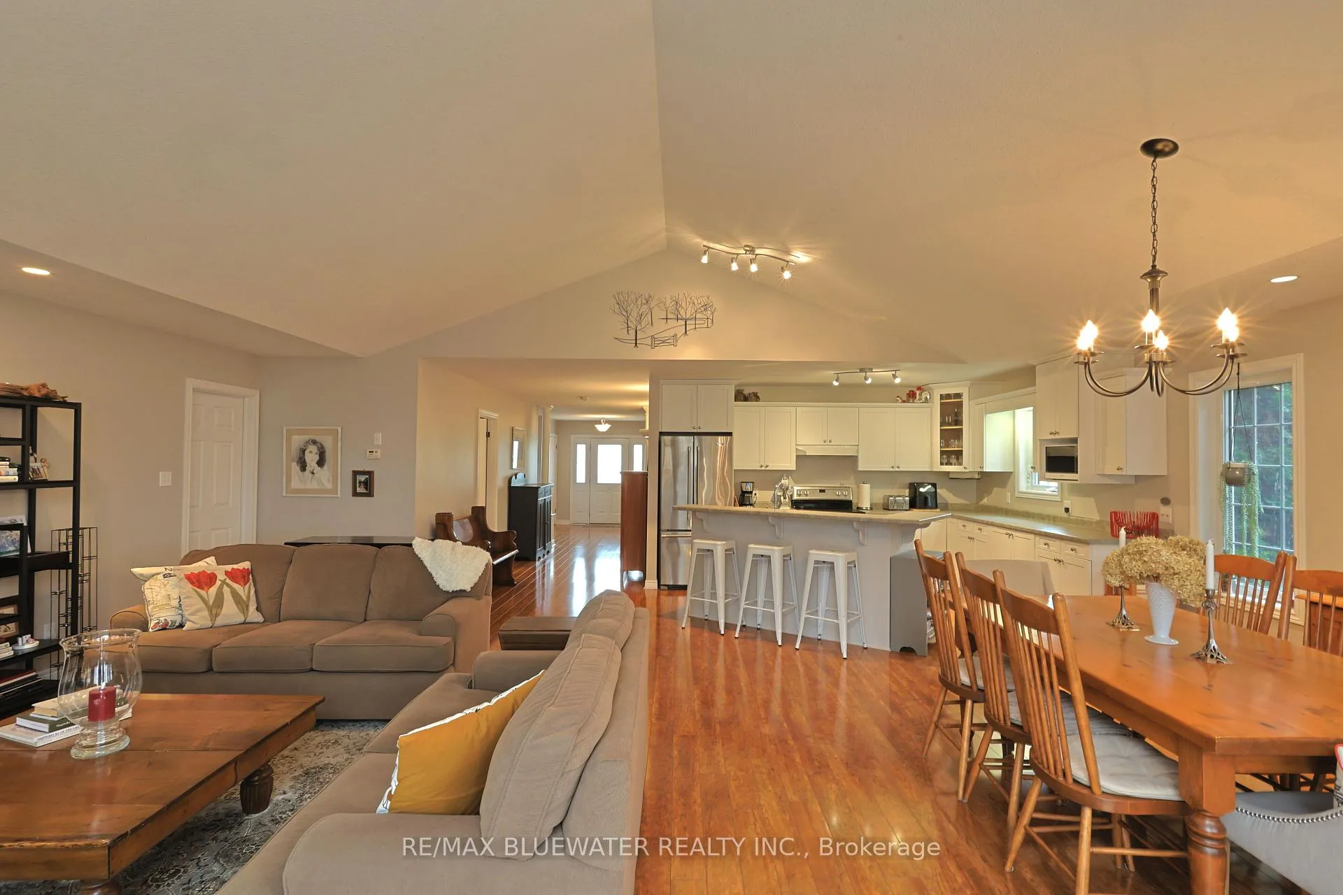 Photo 4 of 363 Shannon Boulevard, South Huron, Stephen — HOMEH