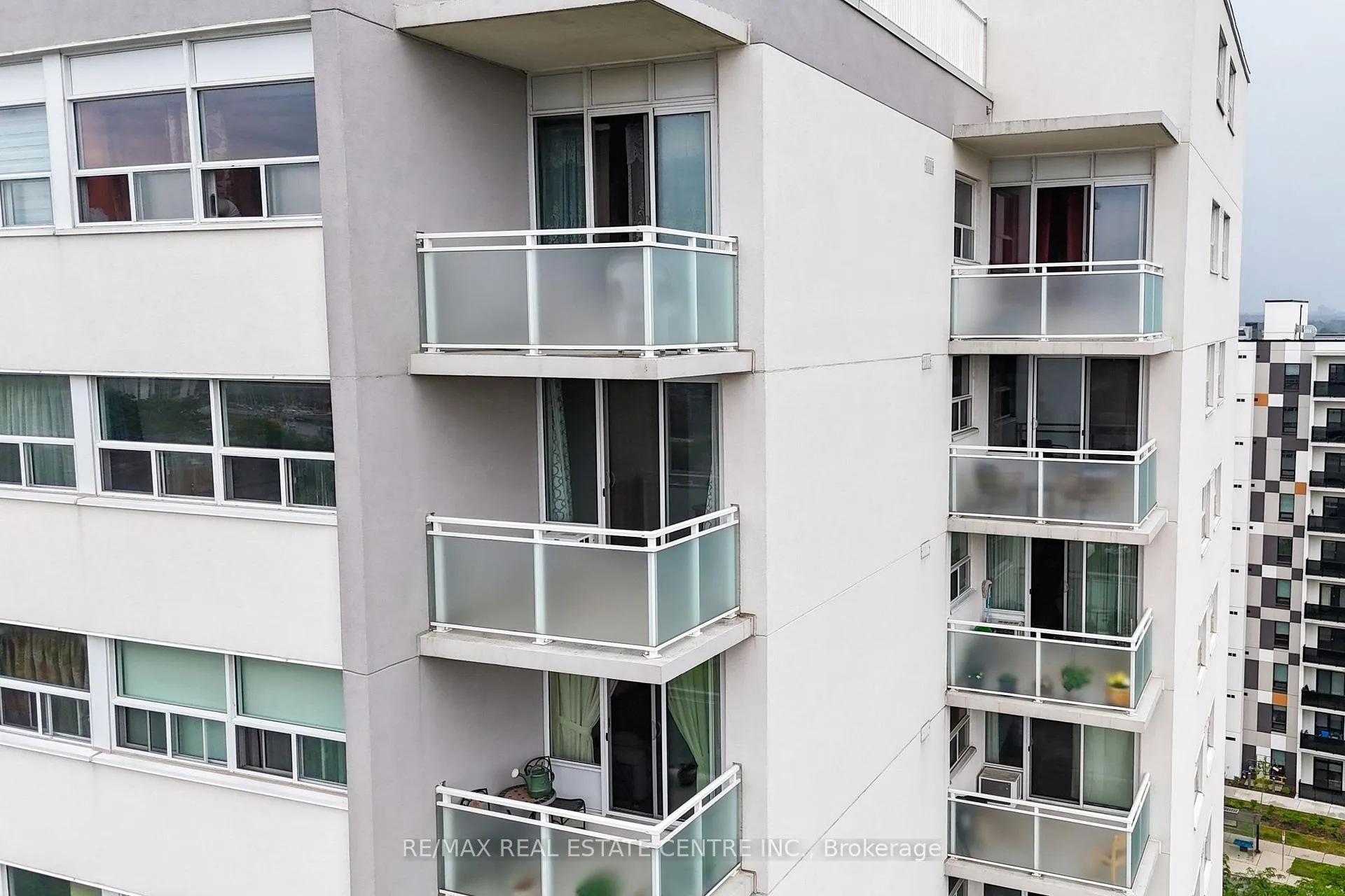 Photo 3 of Unit 1202, 2345 Confederation Parkway, Mississauga, Cooksville — HOMEH