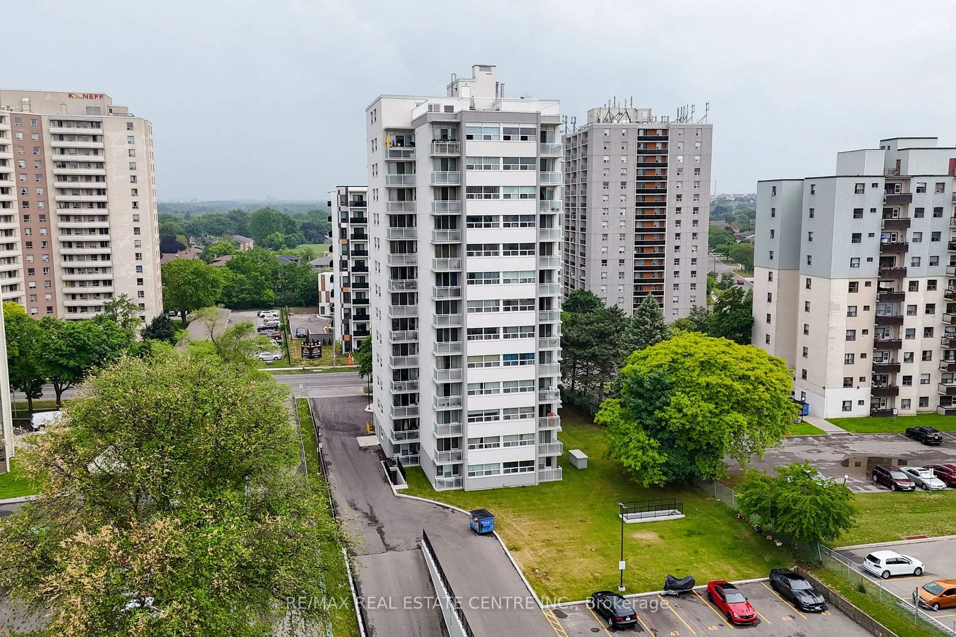 Photo 4 of Unit 1202, 2345 Confederation Parkway, Mississauga, Cooksville — HOMEH