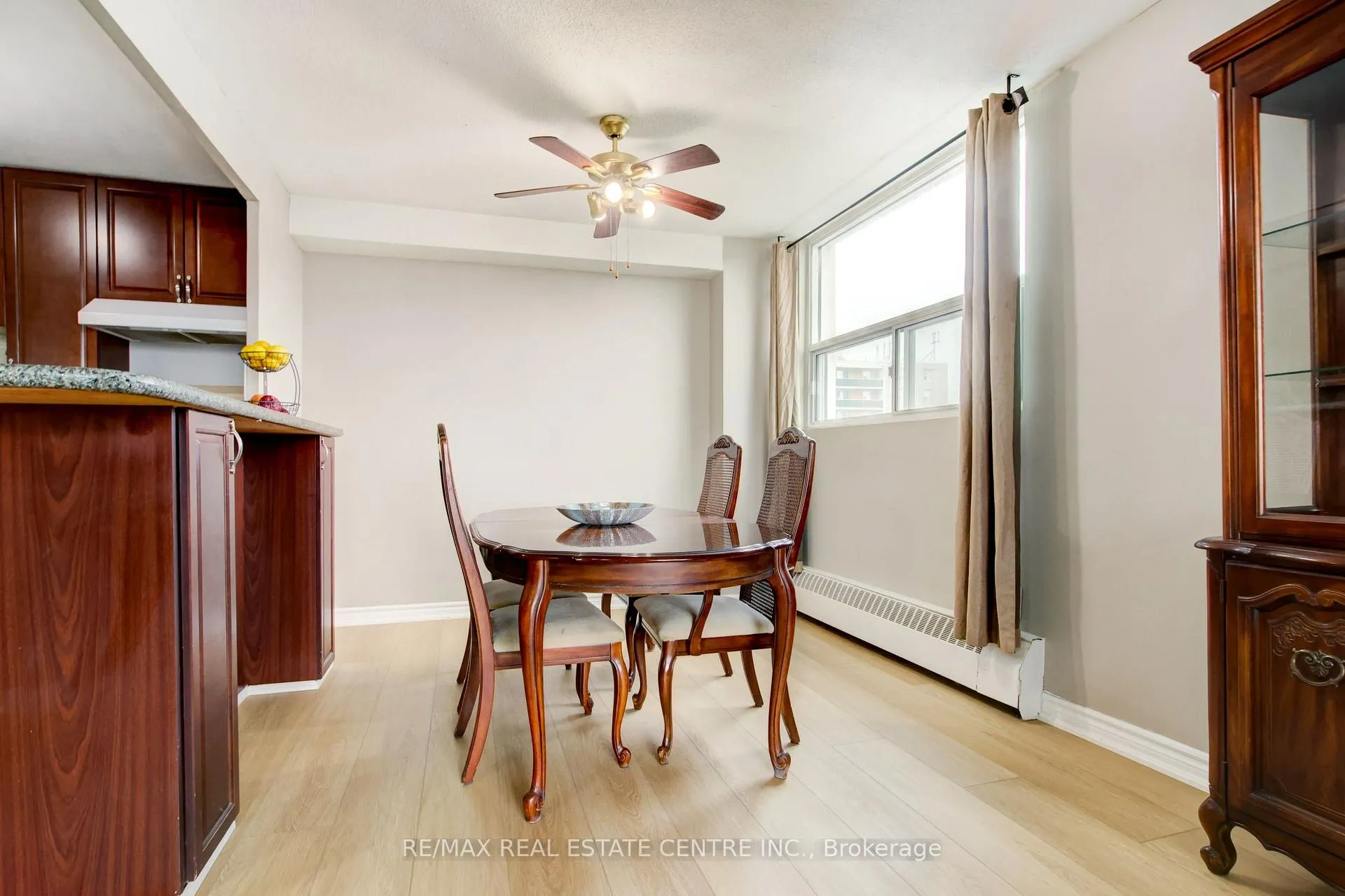 Photo 8 of Unit 1202, 2345 Confederation Parkway, Mississauga, Cooksville — HOMEH