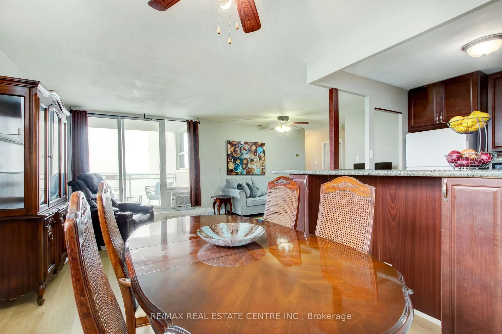Photo 9 of Unit 1202, 2345 Confederation Parkway, Mississauga, Cooksville — HOMEH