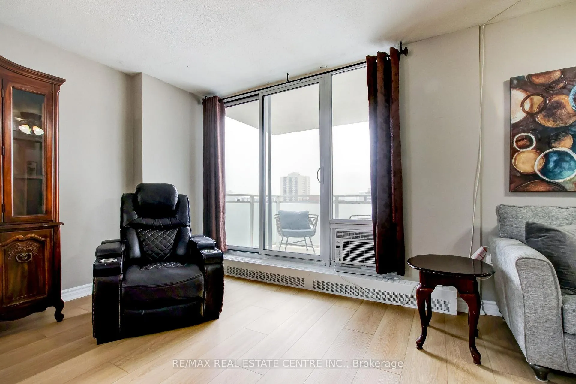 Photo 10 of Unit 1202, 2345 Confederation Parkway, Mississauga, Cooksville — HOMEH