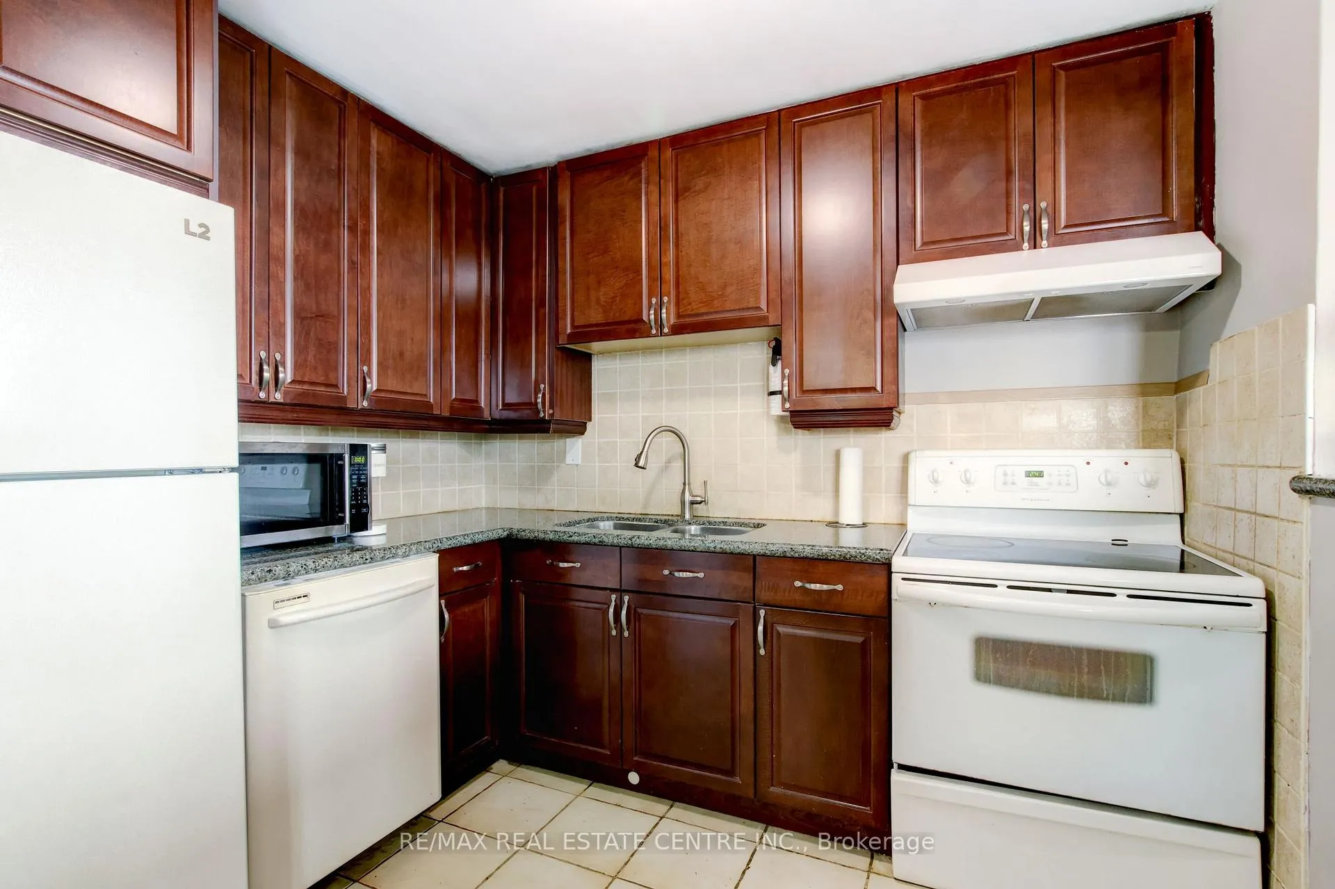 Photo 13 of Unit 1202, 2345 Confederation Parkway, Mississauga, Cooksville — HOMEH