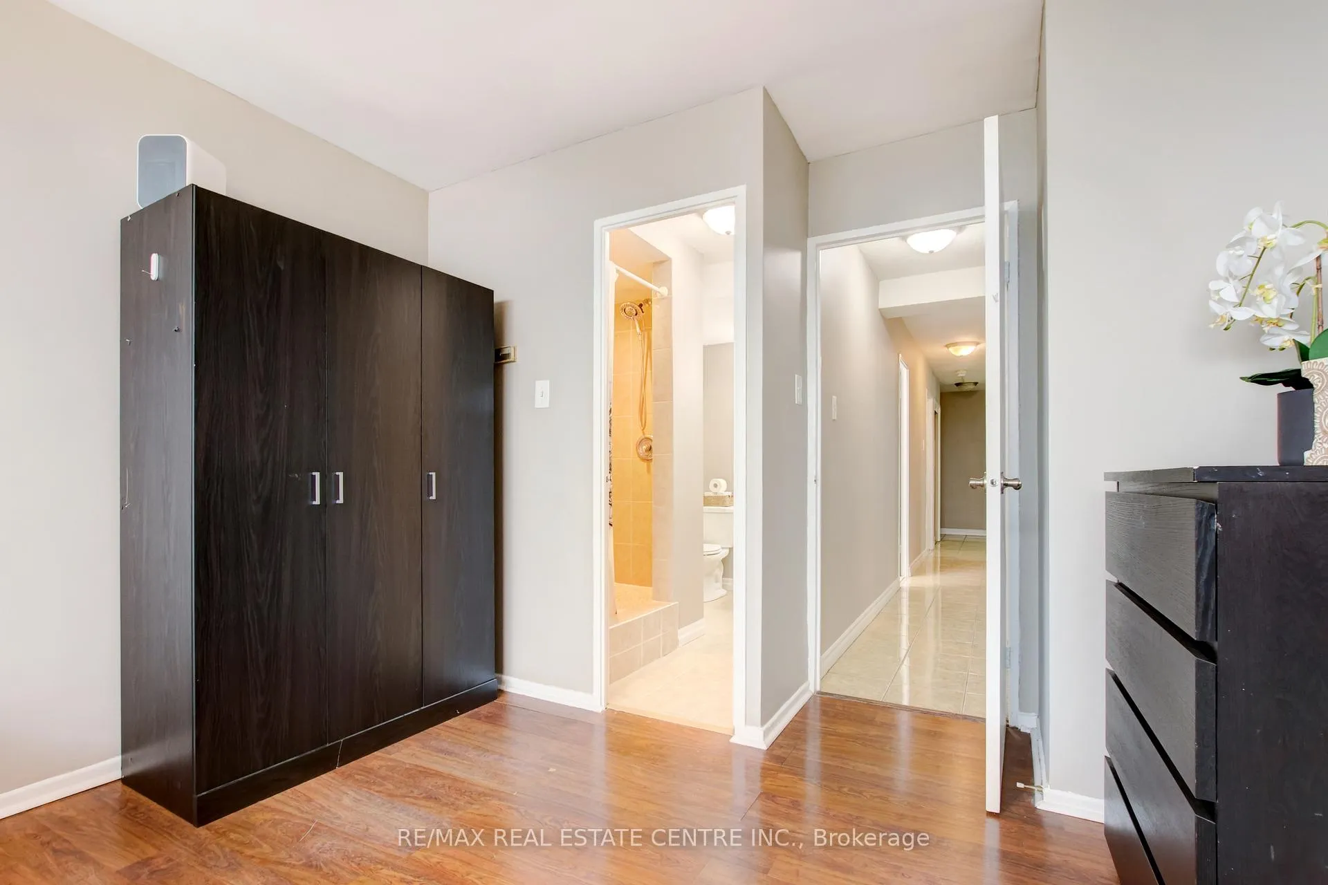 Photo 18 of Unit 1202, 2345 Confederation Parkway, Mississauga, Cooksville — HOMEH