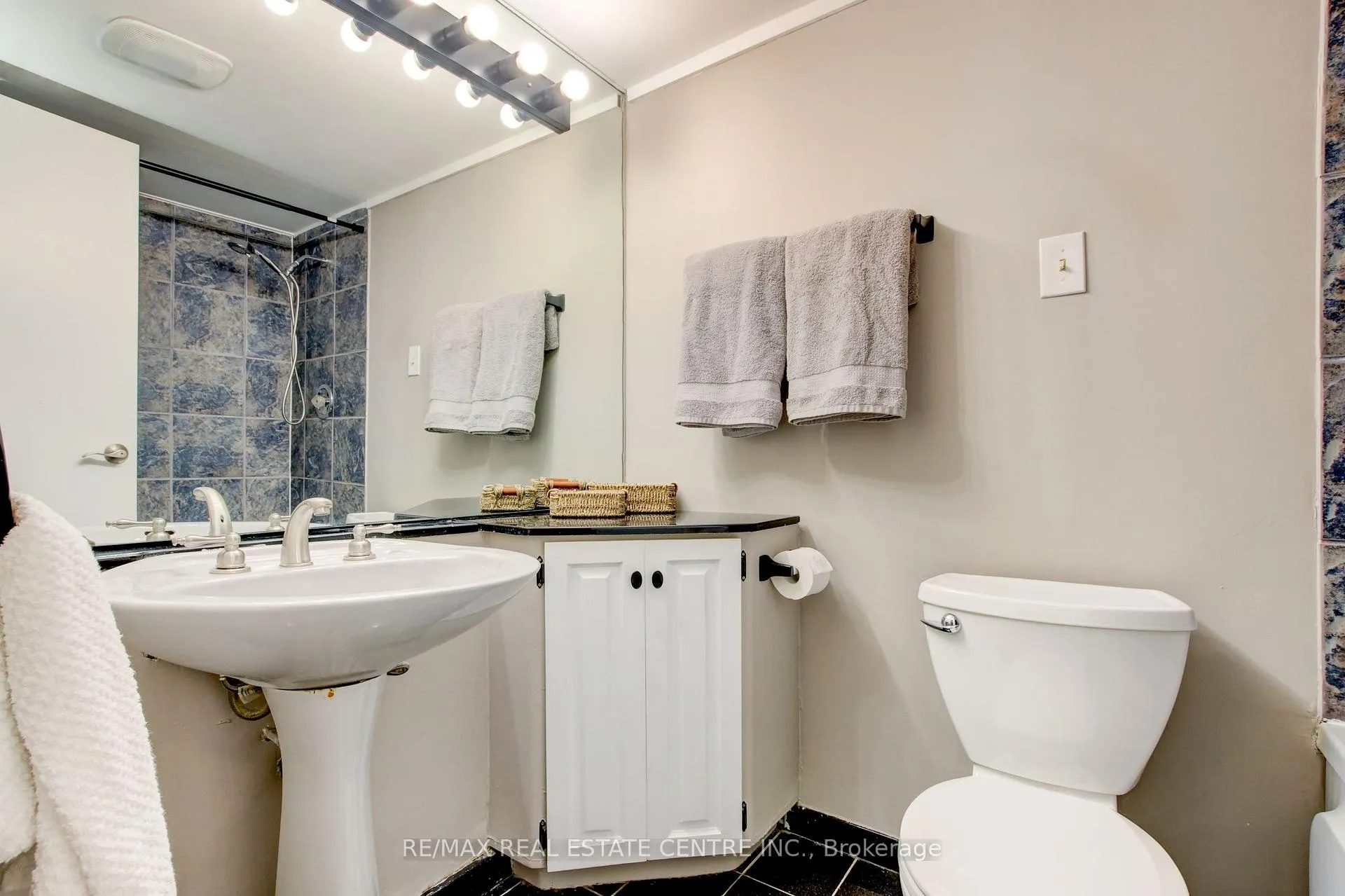 Photo 22 of Unit 1202, 2345 Confederation Parkway, Mississauga, Cooksville — HOMEH