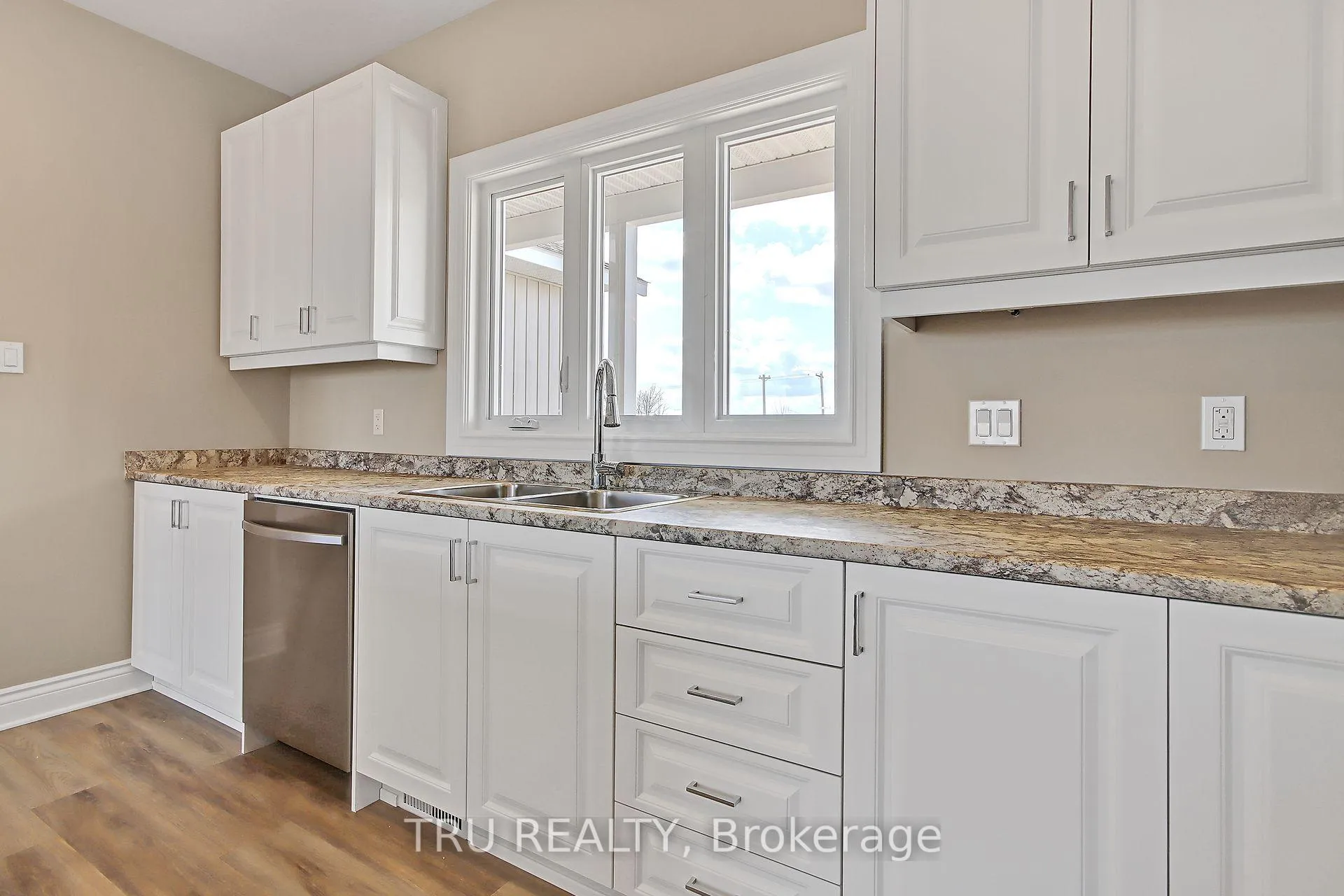 Photo 12 of Unit Unit A, 3654 Twin Elms Road, Ottawa, South of Fallowfield Road — HOMEH