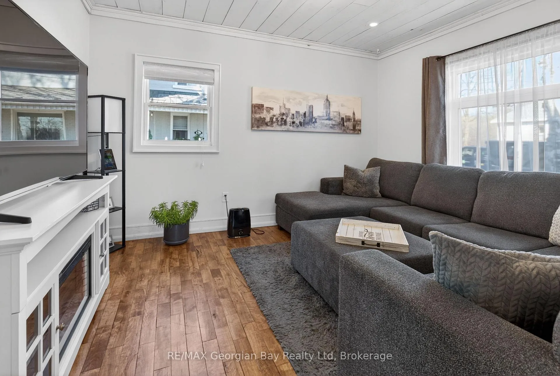 Photo 7 of 641 Bay Street, Midland — HOMEH