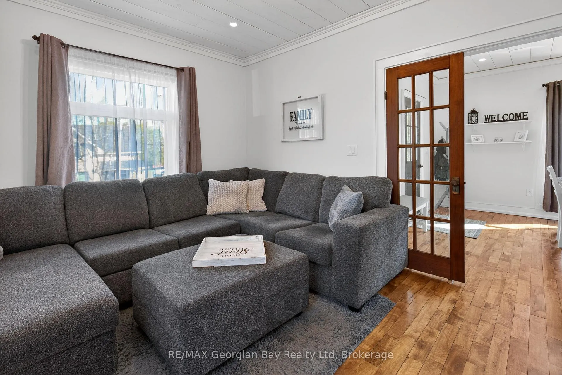 Photo 8 of 641 Bay Street, Midland — HOMEH