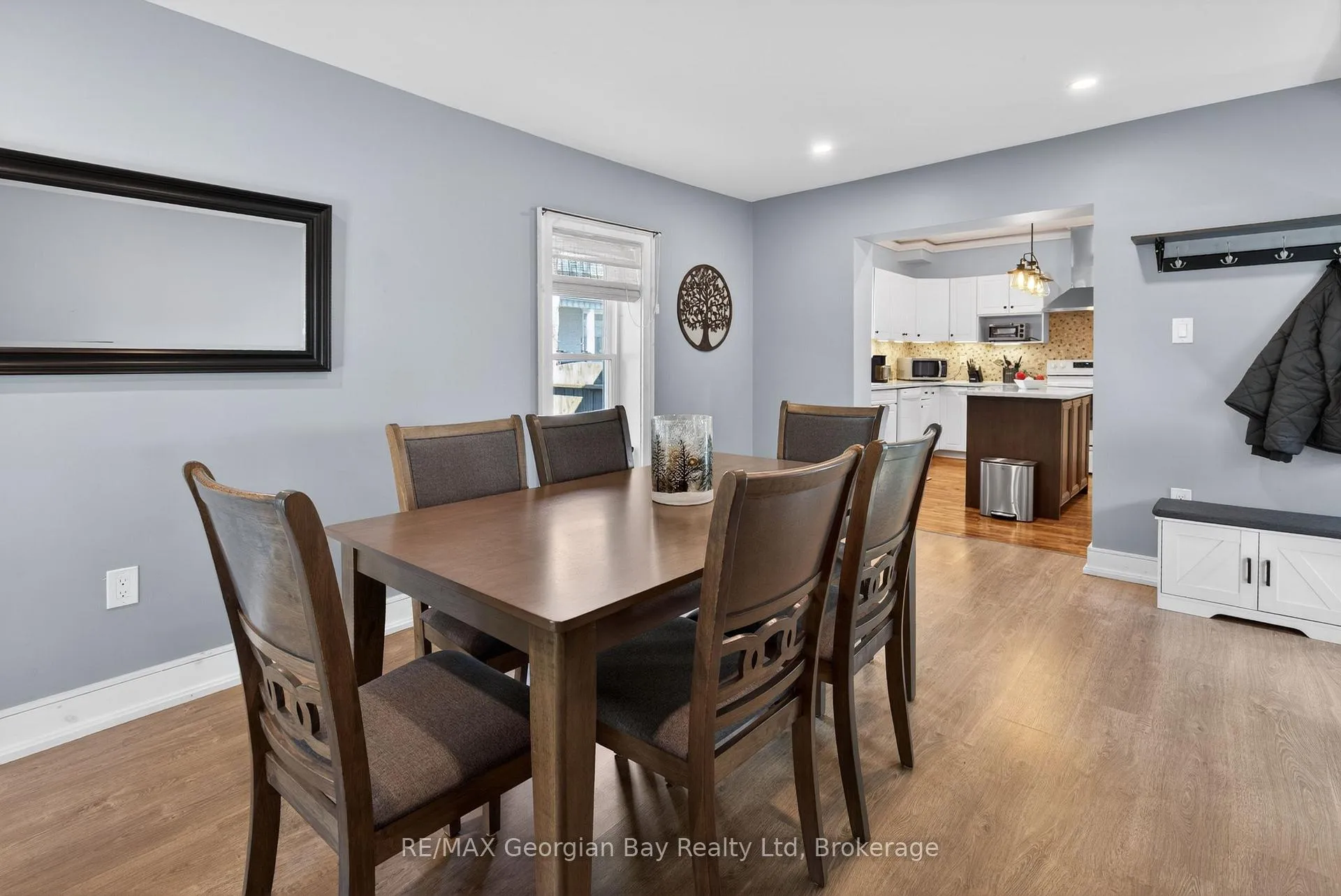 Photo 13 of 641 Bay Street, Midland — HOMEH