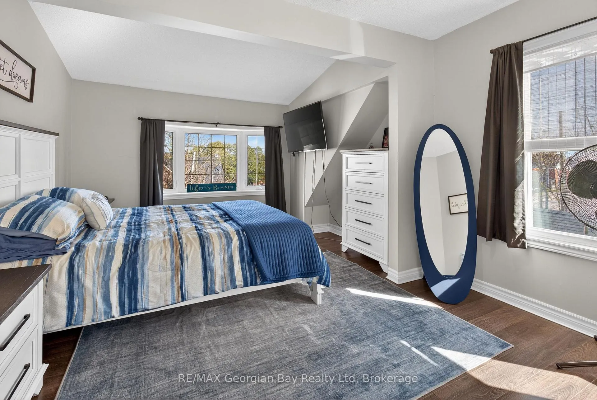 Photo 16 of 641 Bay Street, Midland — HOMEH
