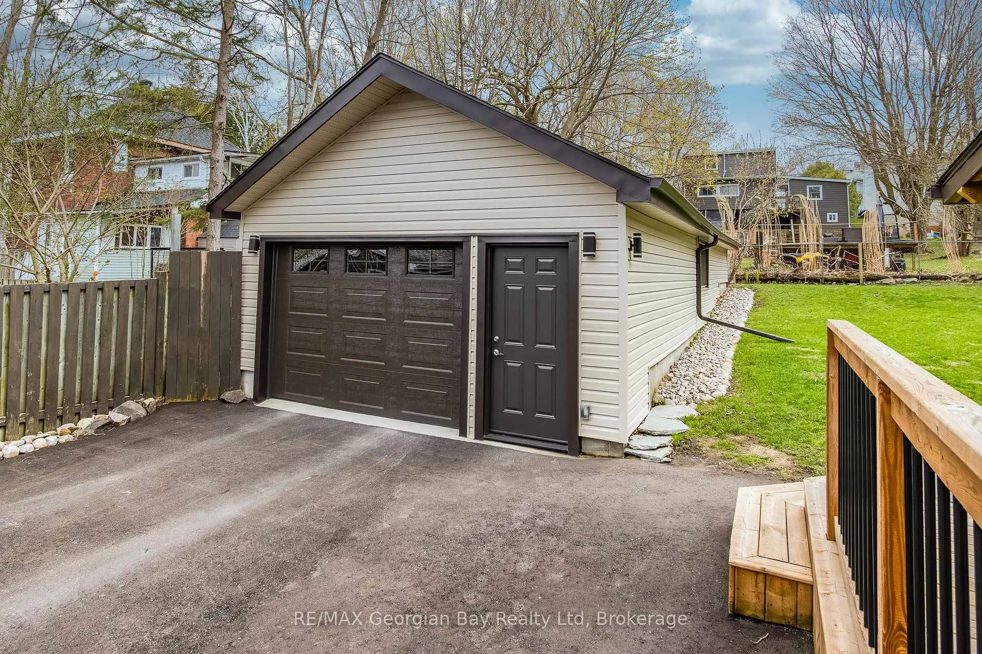 Photo 27 of 641 Bay Street, Midland — HOMEH