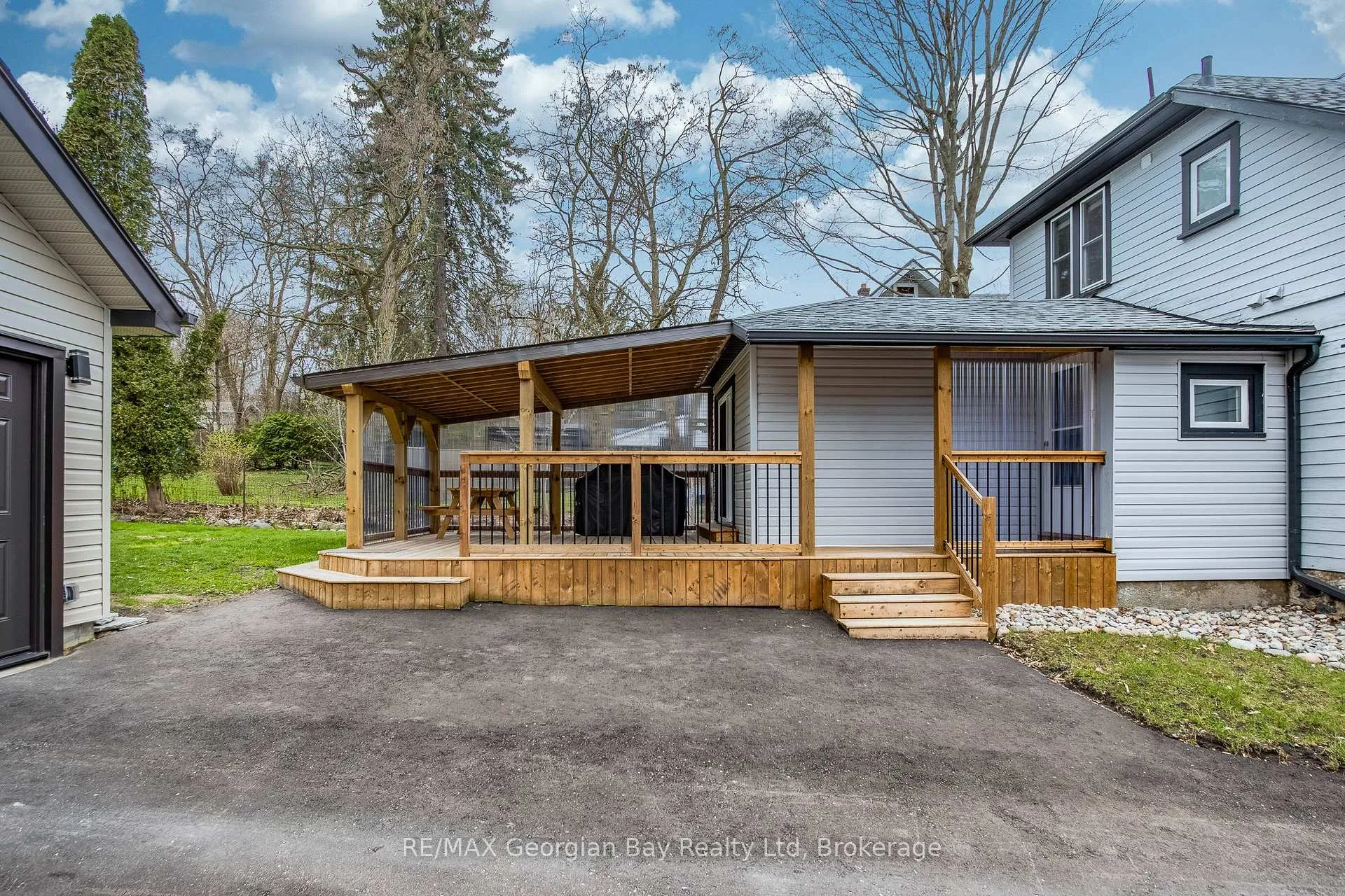 Photo 28 of 641 Bay Street, Midland — HOMEH
