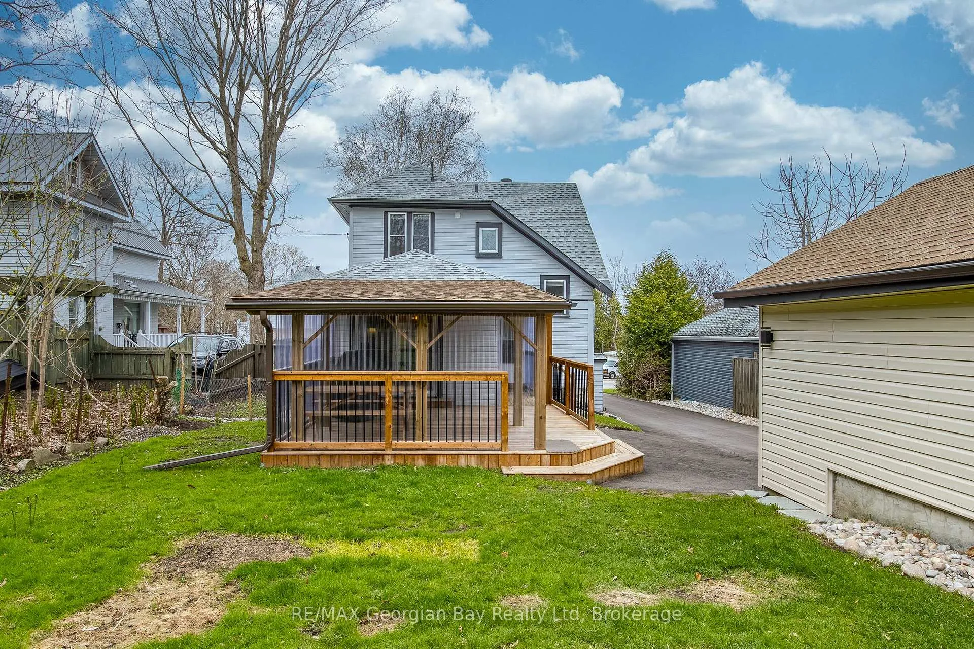 Photo 29 of 641 Bay Street, Midland — HOMEH