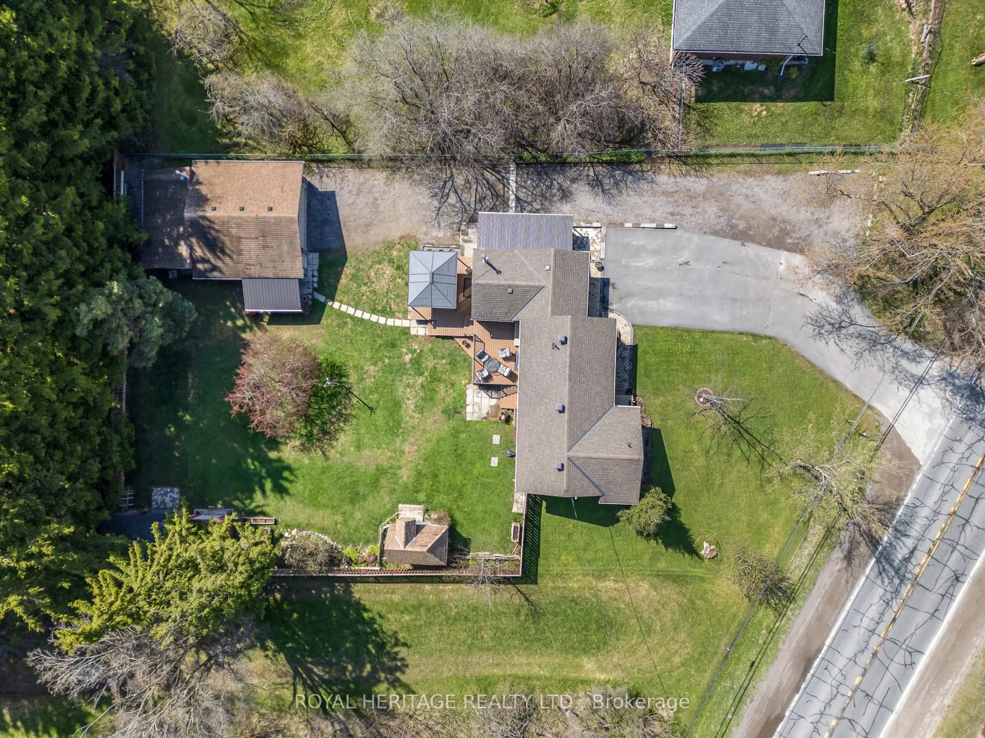 Photo 5 of 4003 Wallace Point Road, Peterborough, Ashburnham Ward 4 — HOMEH