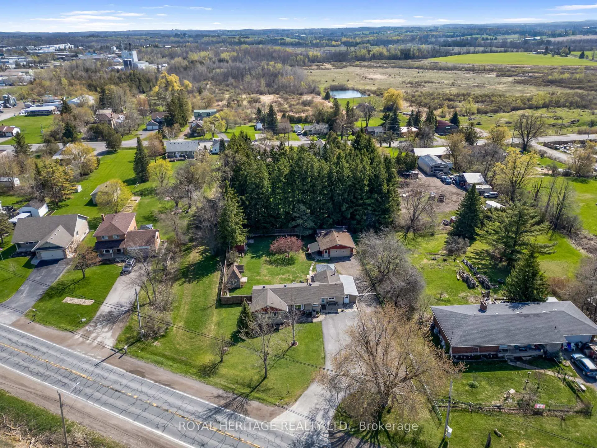 Photo 6 of 4003 Wallace Point Road, Peterborough, Ashburnham Ward 4 — HOMEH