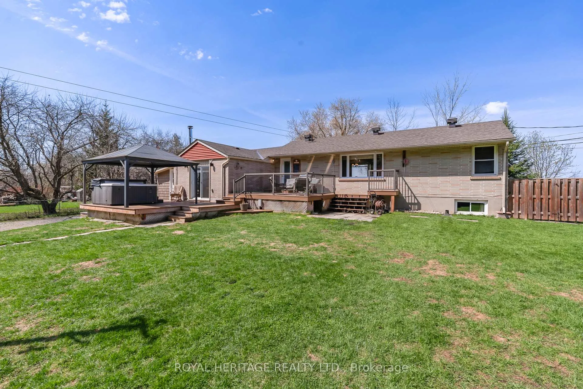 Photo 11 of 4003 Wallace Point Road, Peterborough, Ashburnham Ward 4 — HOMEH