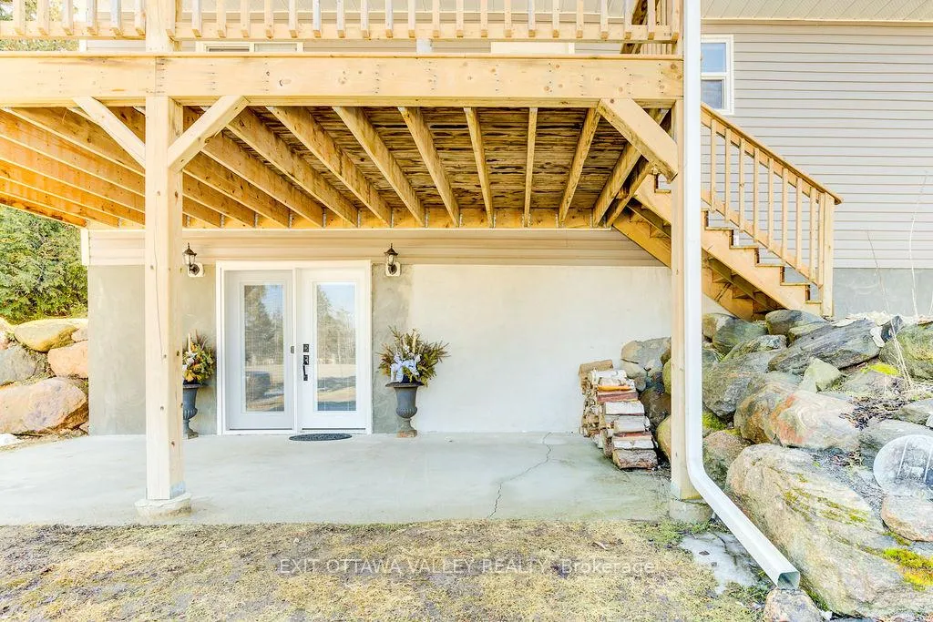 Photo 4 of 39090 Combermere Road, Madawaska Valley, Madawaska Valley — HOMEH