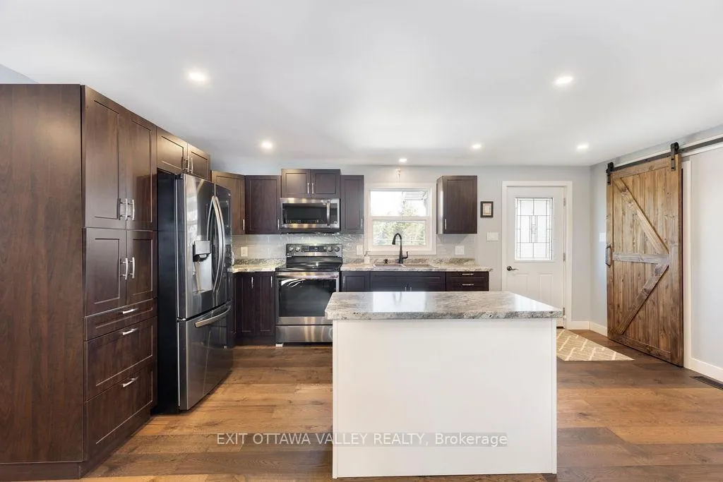Photo 5 of 39090 Combermere Road, Madawaska Valley, Madawaska Valley — HOMEH
