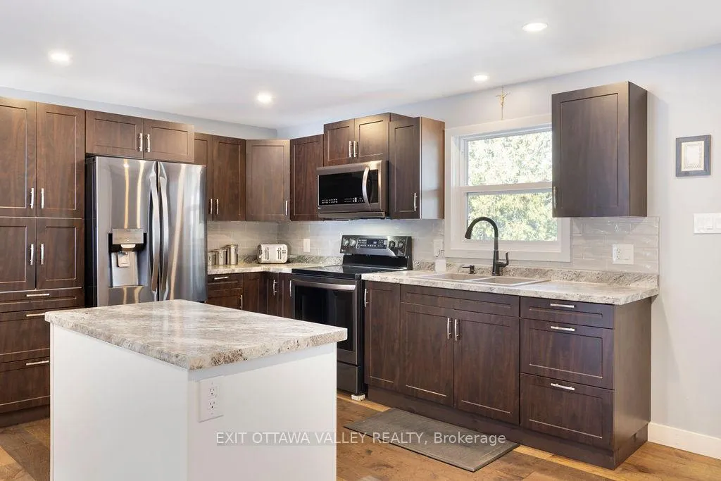 Photo 6 of 39090 Combermere Road, Madawaska Valley, Madawaska Valley — HOMEH