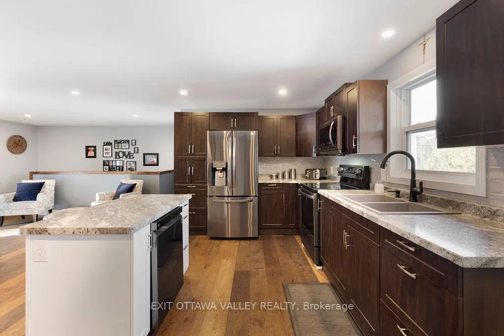 Photo 7 of 39090 Combermere Road, Madawaska Valley, Madawaska Valley — HOMEH