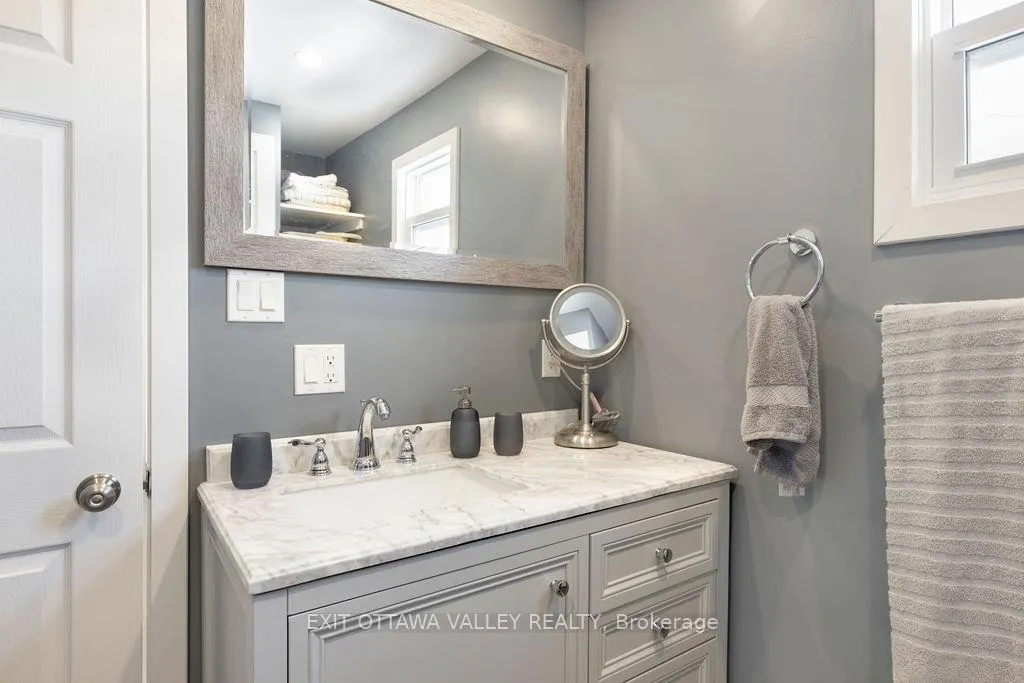 Photo 11 of 39090 Combermere Road, Madawaska Valley, Madawaska Valley — HOMEH