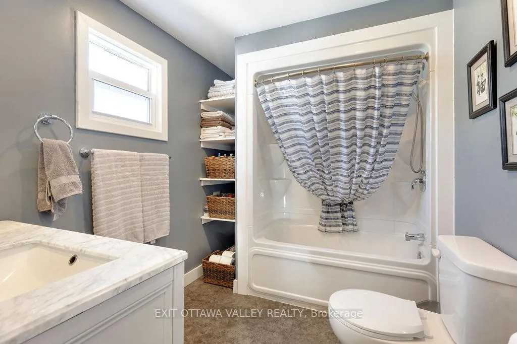 Photo 12 of 39090 Combermere Road, Madawaska Valley, Madawaska Valley — HOMEH