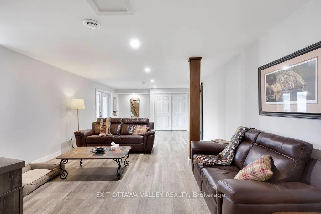 Photo 15 of 39090 Combermere Road, Madawaska Valley, Madawaska Valley — HOMEH