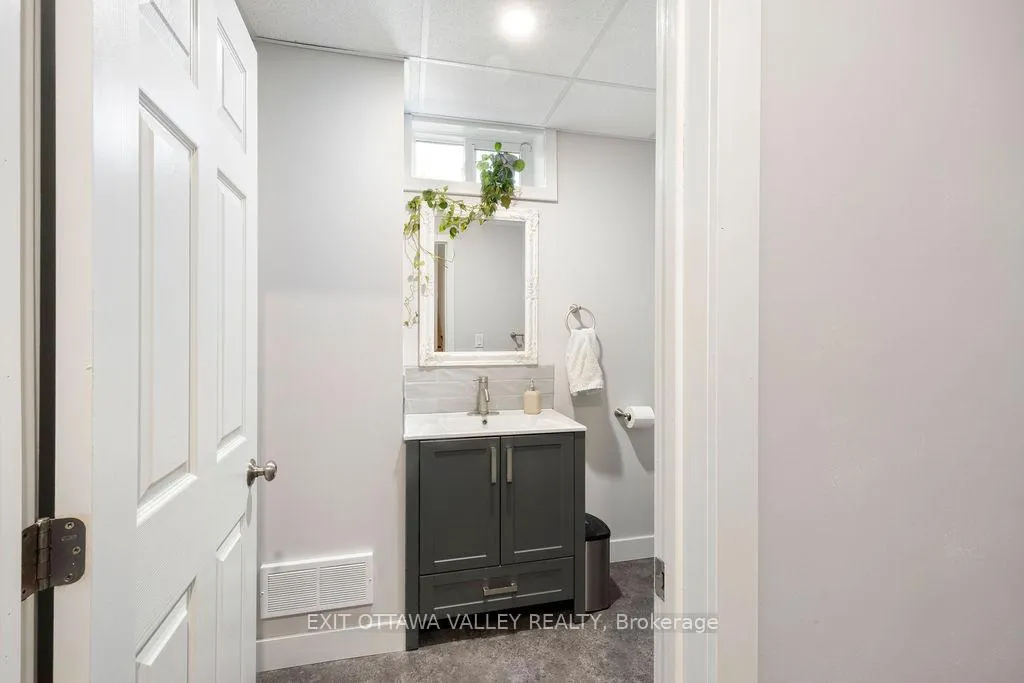 Photo 18 of 39090 Combermere Road, Madawaska Valley, Madawaska Valley — HOMEH