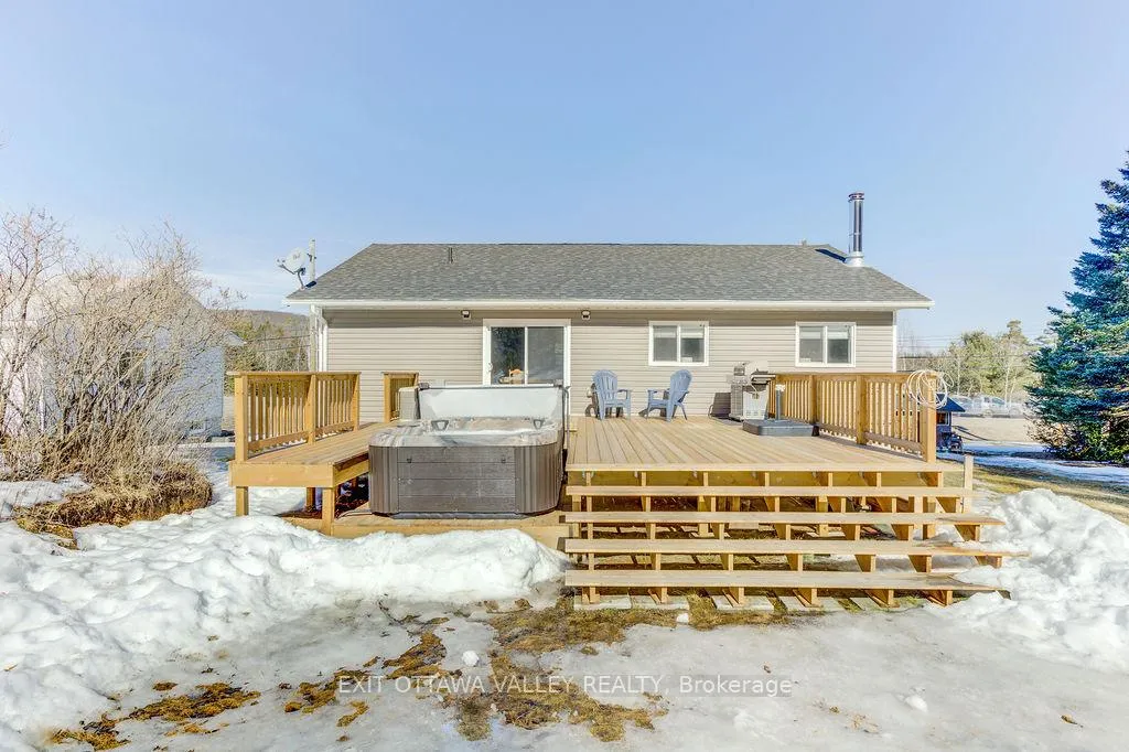 Photo 24 of 39090 Combermere Road, Madawaska Valley, Madawaska Valley — HOMEH