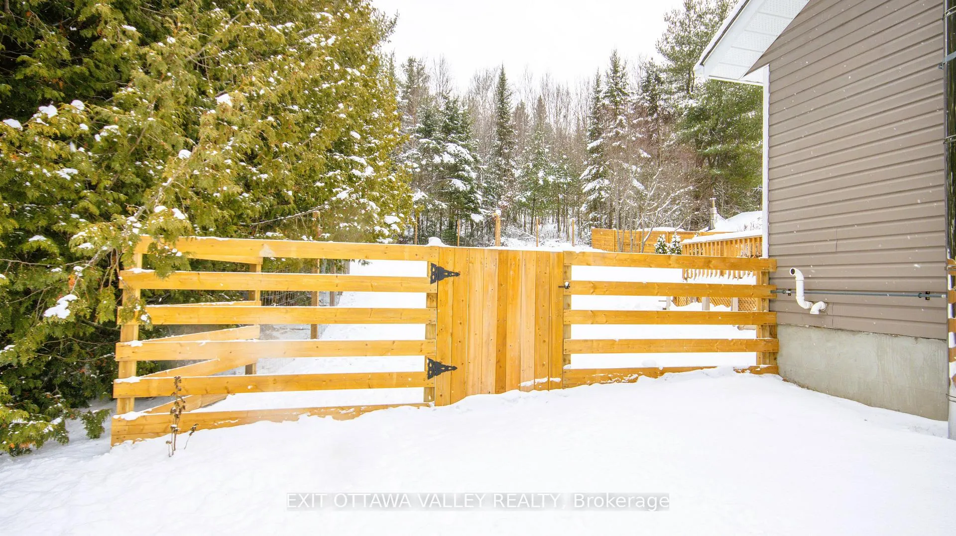 Photo 42 of 39090 Combermere Road, Madawaska Valley, Madawaska Valley — HOMEH