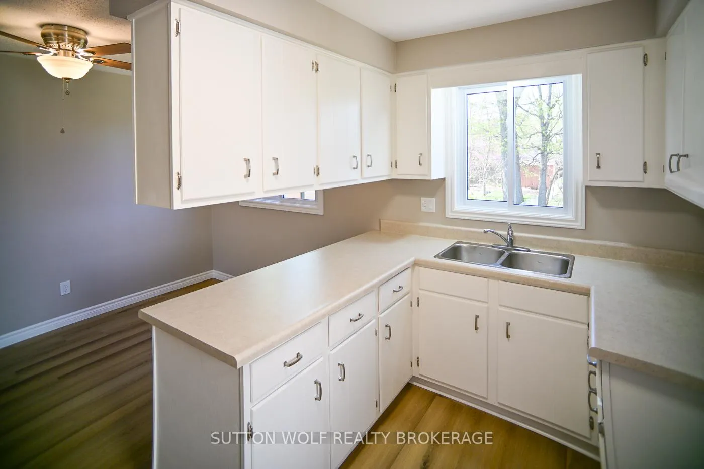 Photo 7 of 190 Southfield Drive, Strathroy-Caradoc, SW — HOMEH